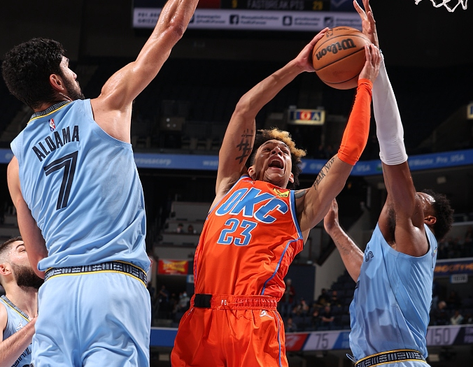  小贾伦杰克逊爆发灰熊主场战胜马刺